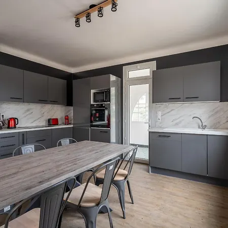 Maison Renovee Pour 8 Pers Avec Terrasse Pres Des Plages Et Activites - Fr-1-50-141 Holiday home